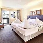 Hotel Robinson Amade 4*