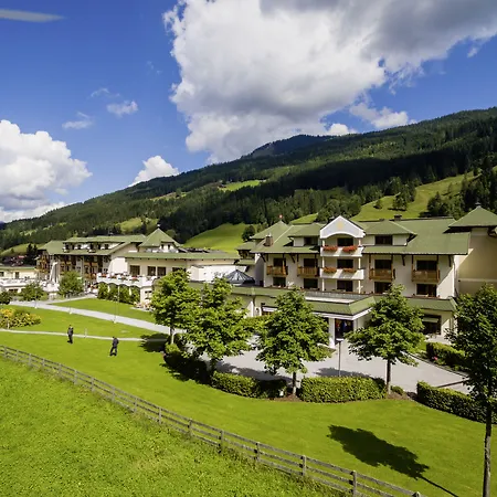 Robinson Amadé Hotel 4*
