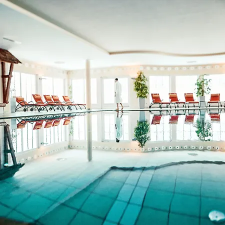 Robinson Amadé Hotel 4*