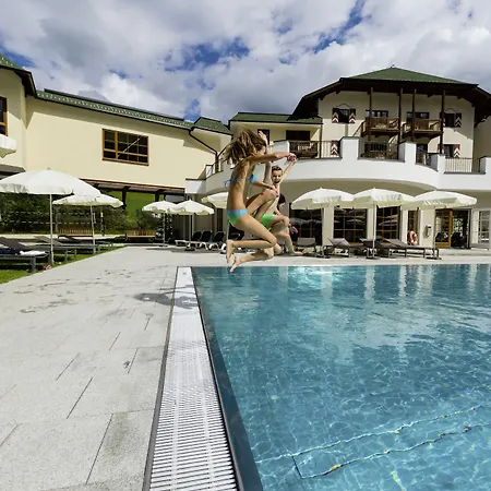 Robinson Amadé Hotel