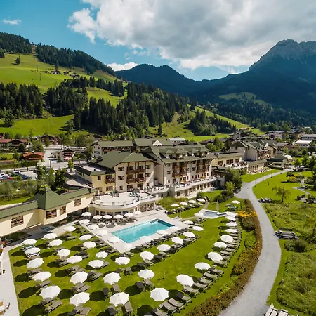 Robinson Amadé Hotel 4*