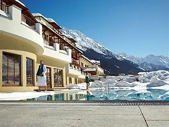 Robinson Amadé Hotel