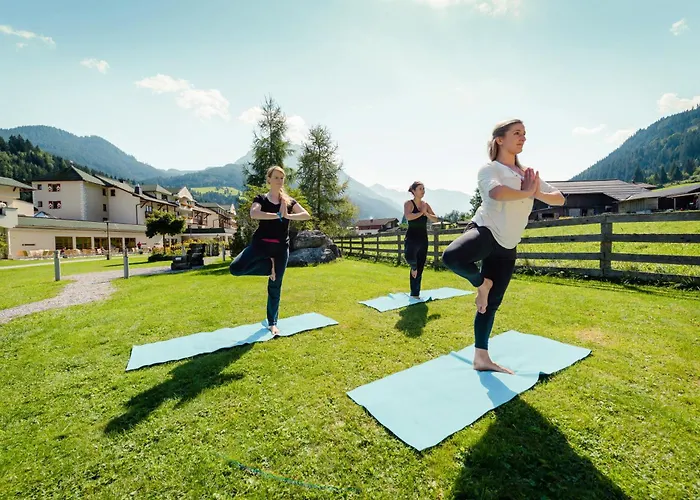 מלון Robinson Amade 4*